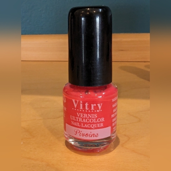 Vitry France Mini Nail Polish travel size, 5 shades & 1 nail recondition… - Picture 7 of 11